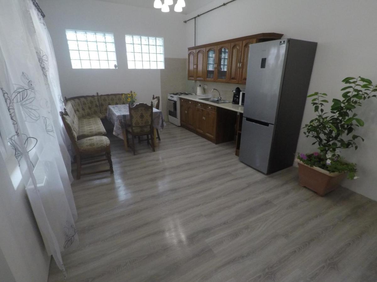 Balcsi1 Appartement Balatonfůzfő Buitenkant foto